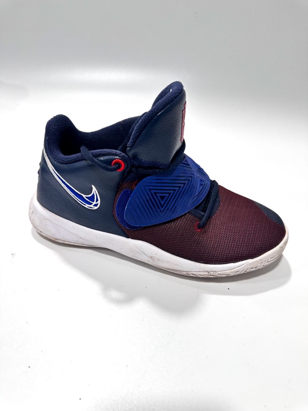Nike Kyrie Flytrap 3 'Obsidian Gym Red' GS Youth Size 5Y